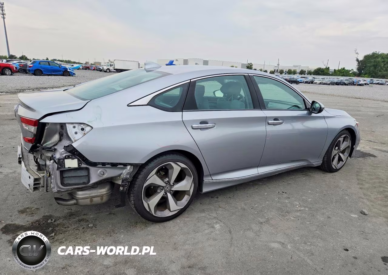 2018 Honda Accord Touring VIN:1HGCV1F94JA153925 - 3