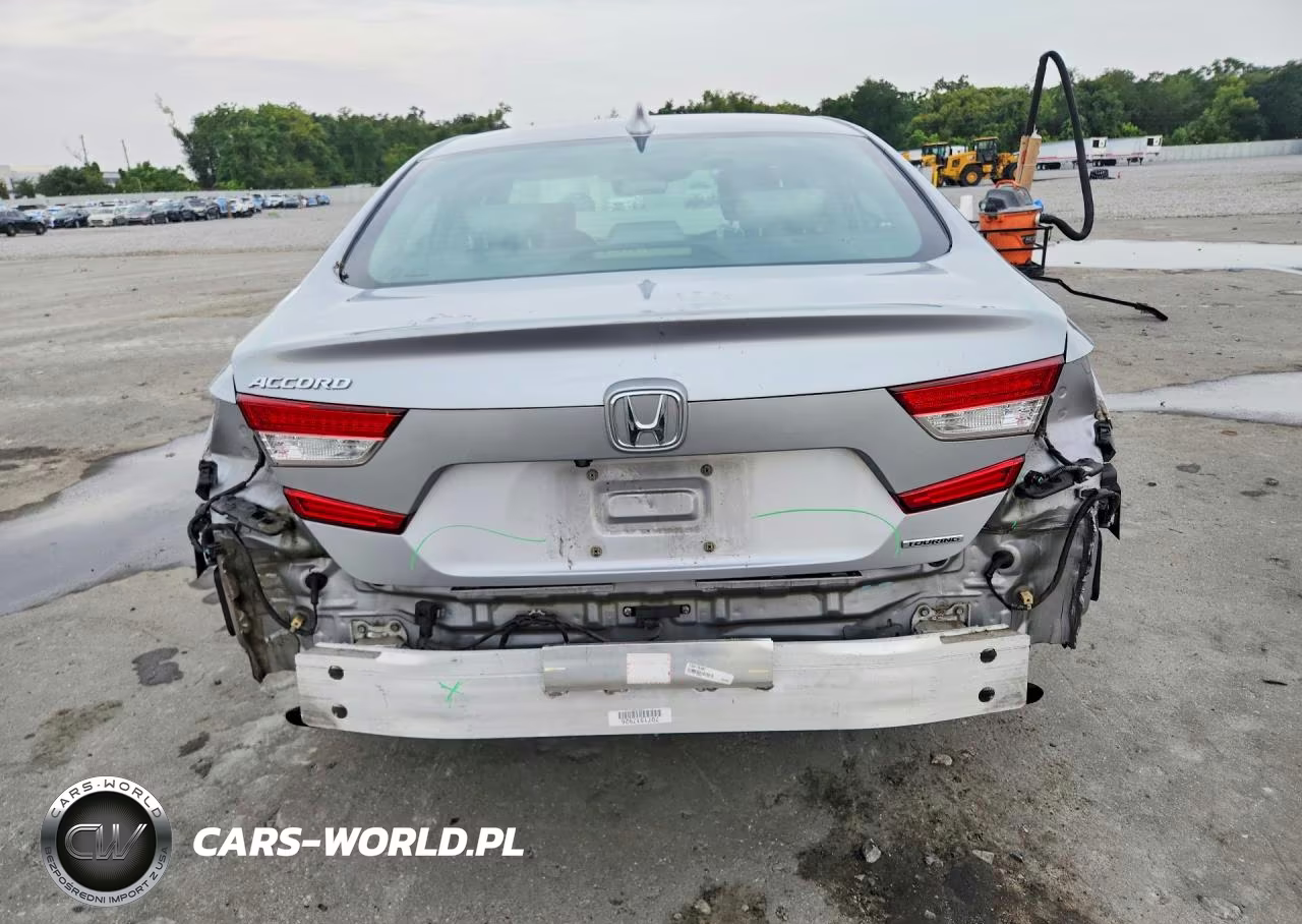 2018 Honda Accord Touring VIN:1HGCV1F94JA153925 - 6