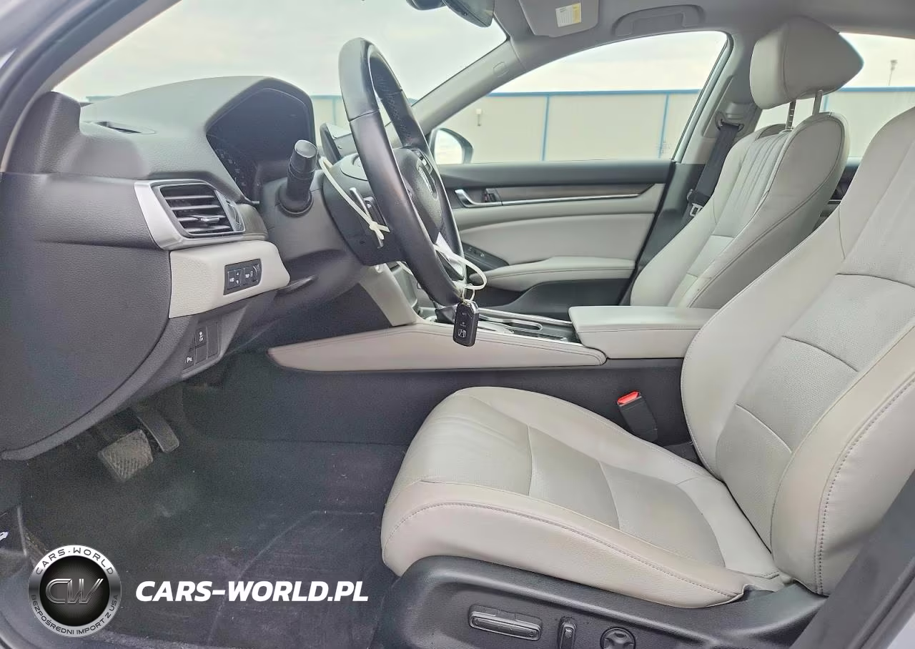 2018 Honda Accord Touring VIN:1HGCV1F94JA153925 - 7