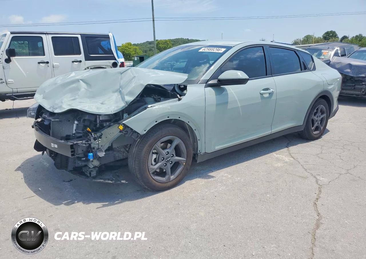 2026 Kia K4 Lxs – zdjęcie 1 z 13