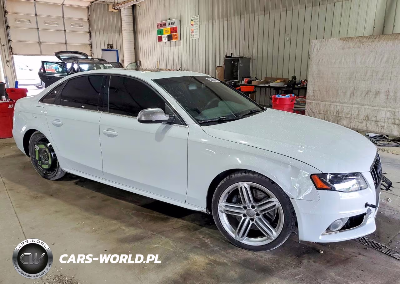 2012 Audi S4 Premium Plus VIN:WAUDGAFL4CA069550 - 4