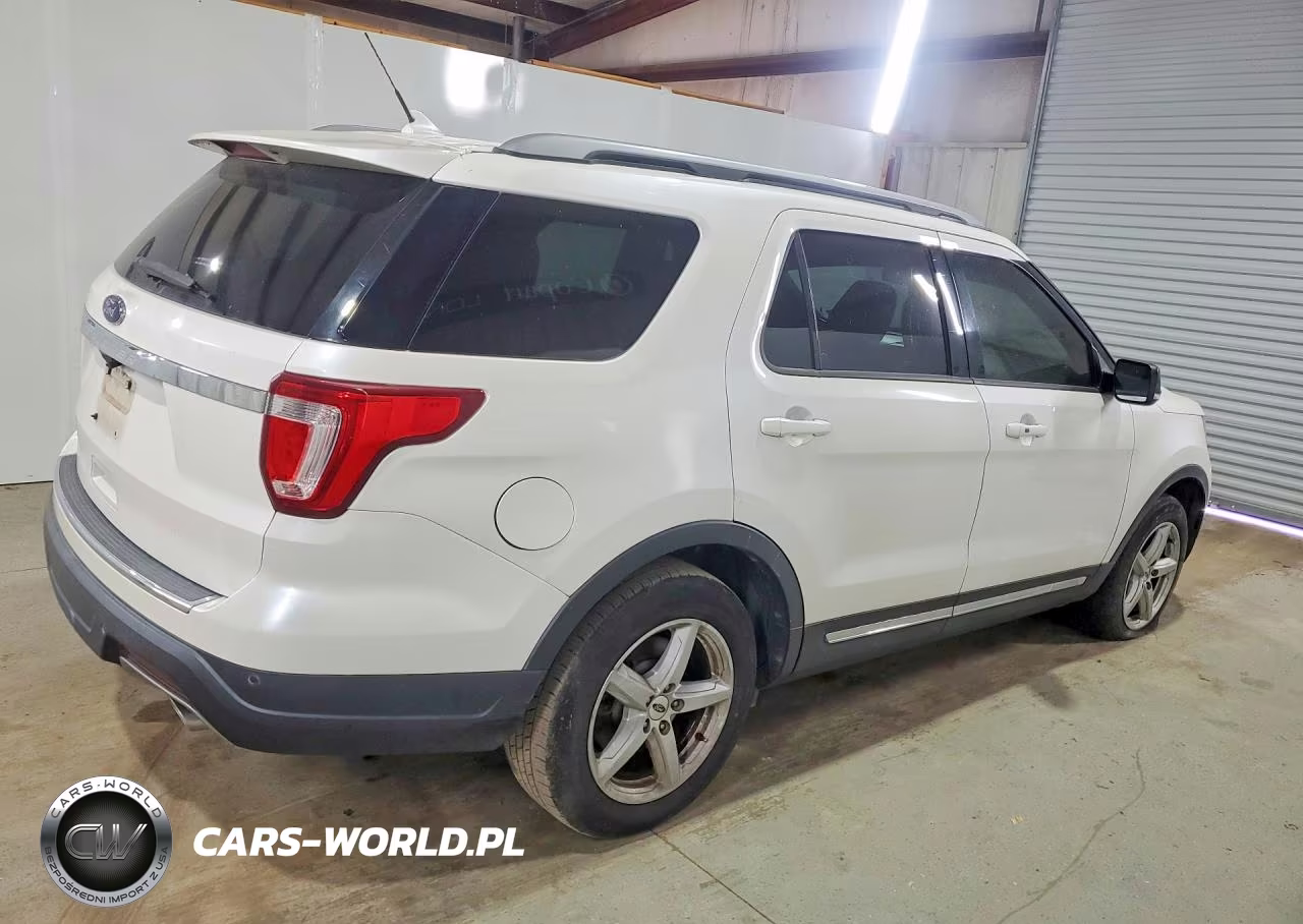 2018 Ford Explorer Xlt VIN:1FM5K7D88JGB94516 - 3