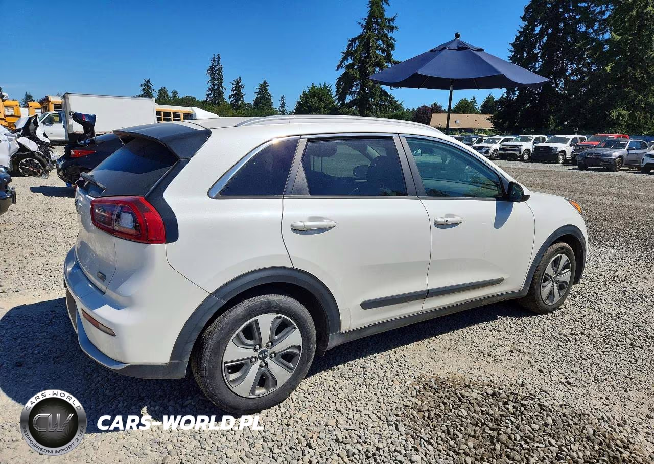 2018 Kia Niro Lx VIN:KNDCB3LC4J5204545 - 3