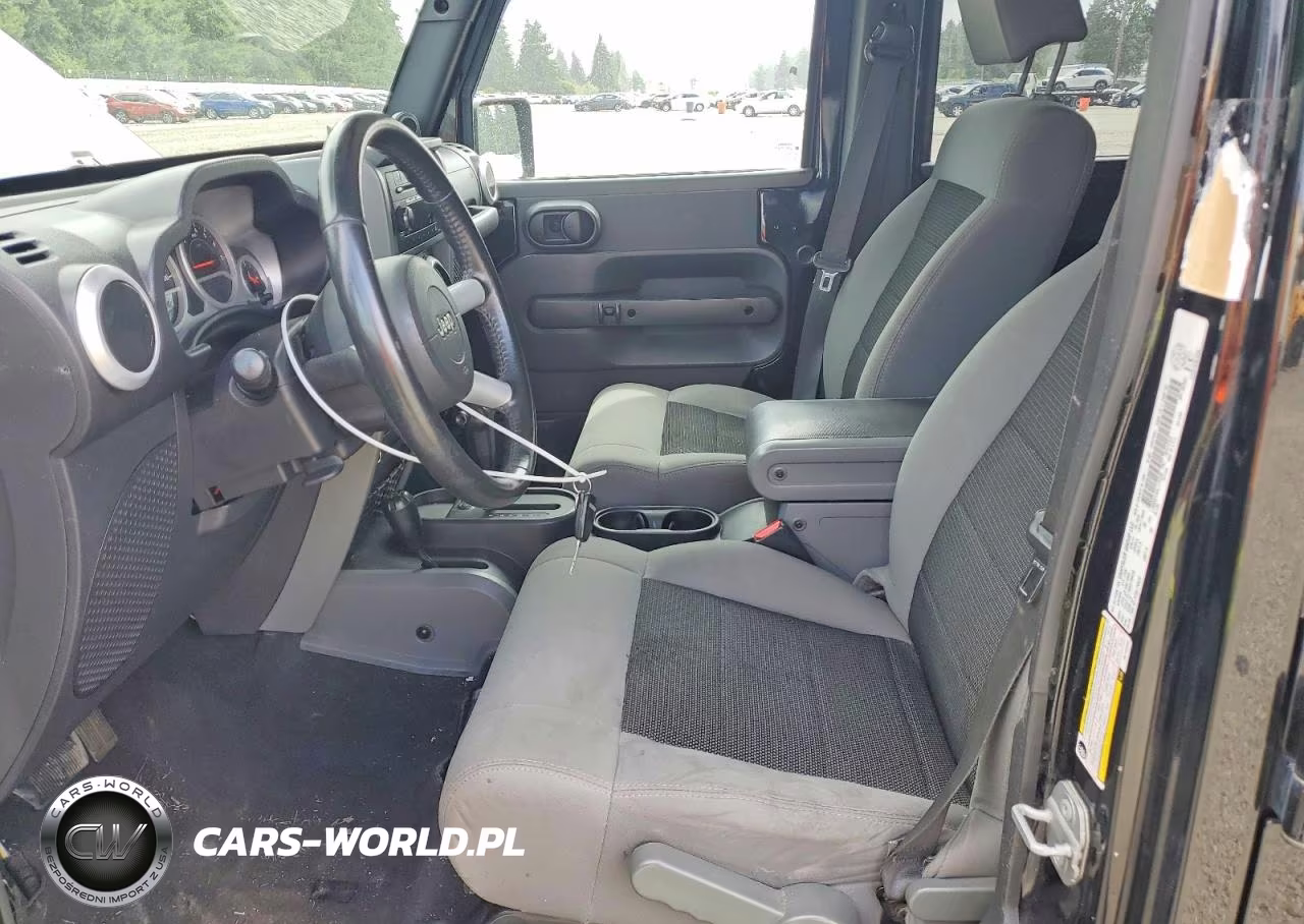 2010 Jeep Wrangler Unlimited Sahara VIN:1J4BA5H16AL115230 - 7
