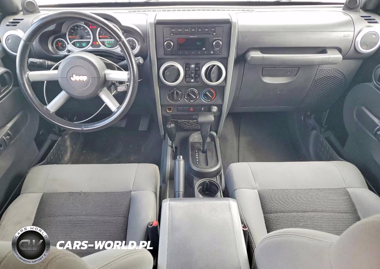 2010 Jeep Wrangler Unlimited Sahara VIN:1J4BA5H16AL115230 - 8