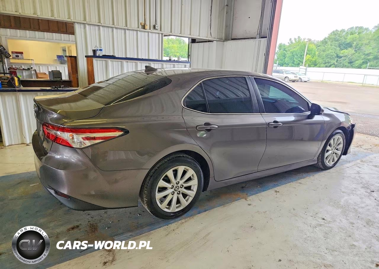 2020 Toyota Camry Le VIN:4T1C11AK0LU972190 - 3