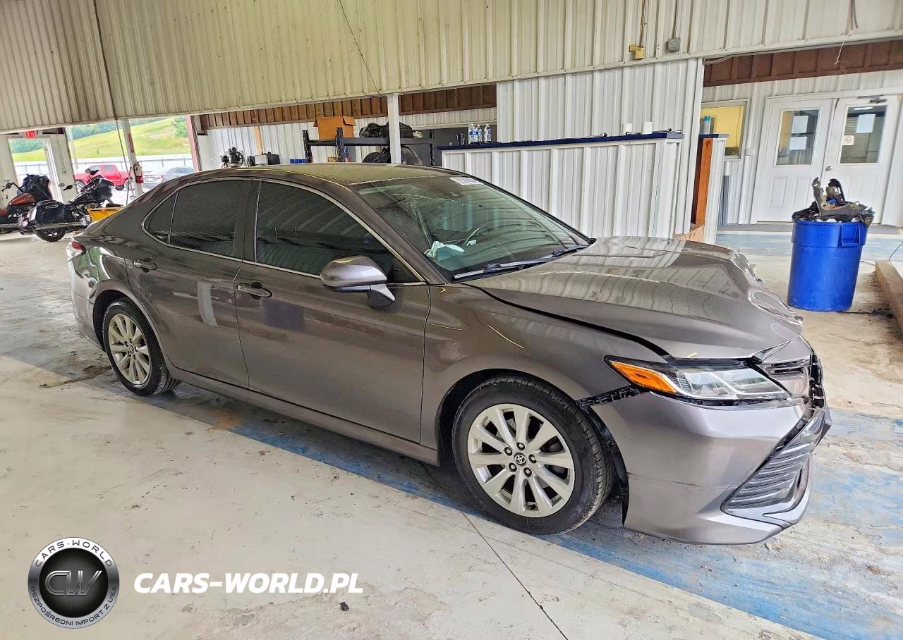 2020 Toyota Camry Le VIN:4T1C11AK0LU972190 - 4