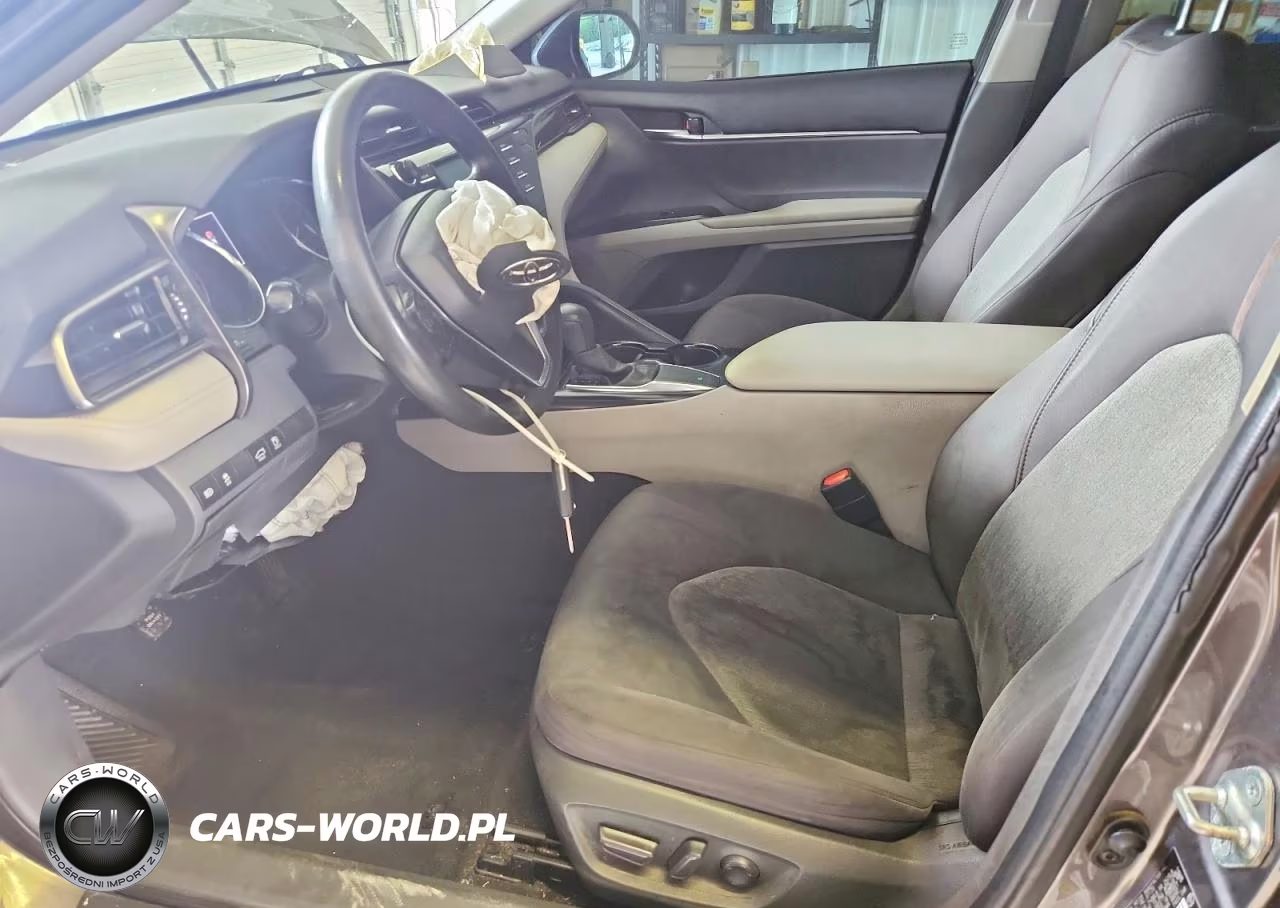 2020 Toyota Camry Le VIN:4T1C11AK0LU972190 - 7
