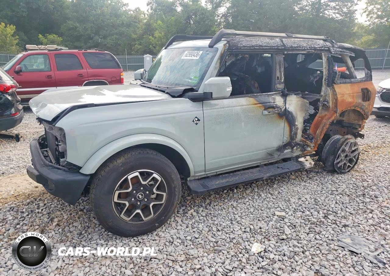 2024 Ford Bronco Outer Banks – zdjęcie 1 z 12