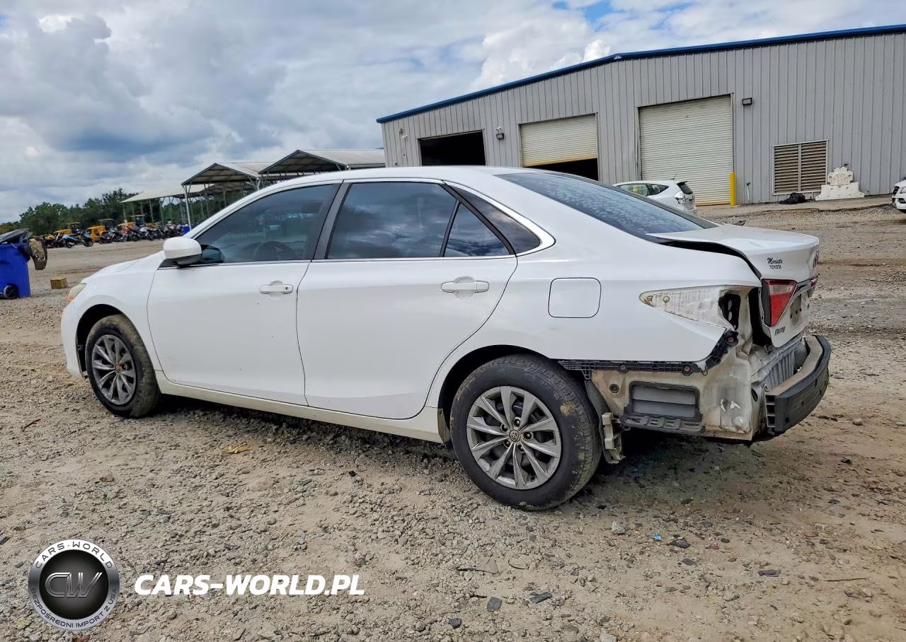 2017 Toyota Camry Le VIN:4T1BF1FK2HU784624 - 2