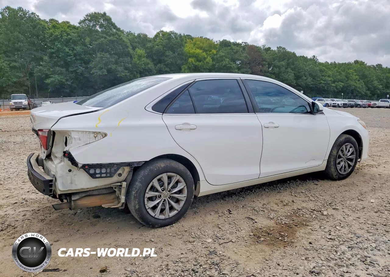 2017 Toyota Camry Le VIN:4T1BF1FK2HU784624 - 3