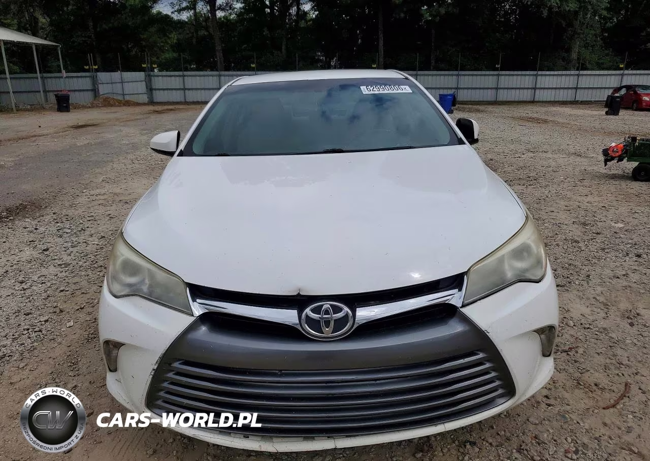 2017 Toyota Camry Le VIN:4T1BF1FK2HU784624 - 5