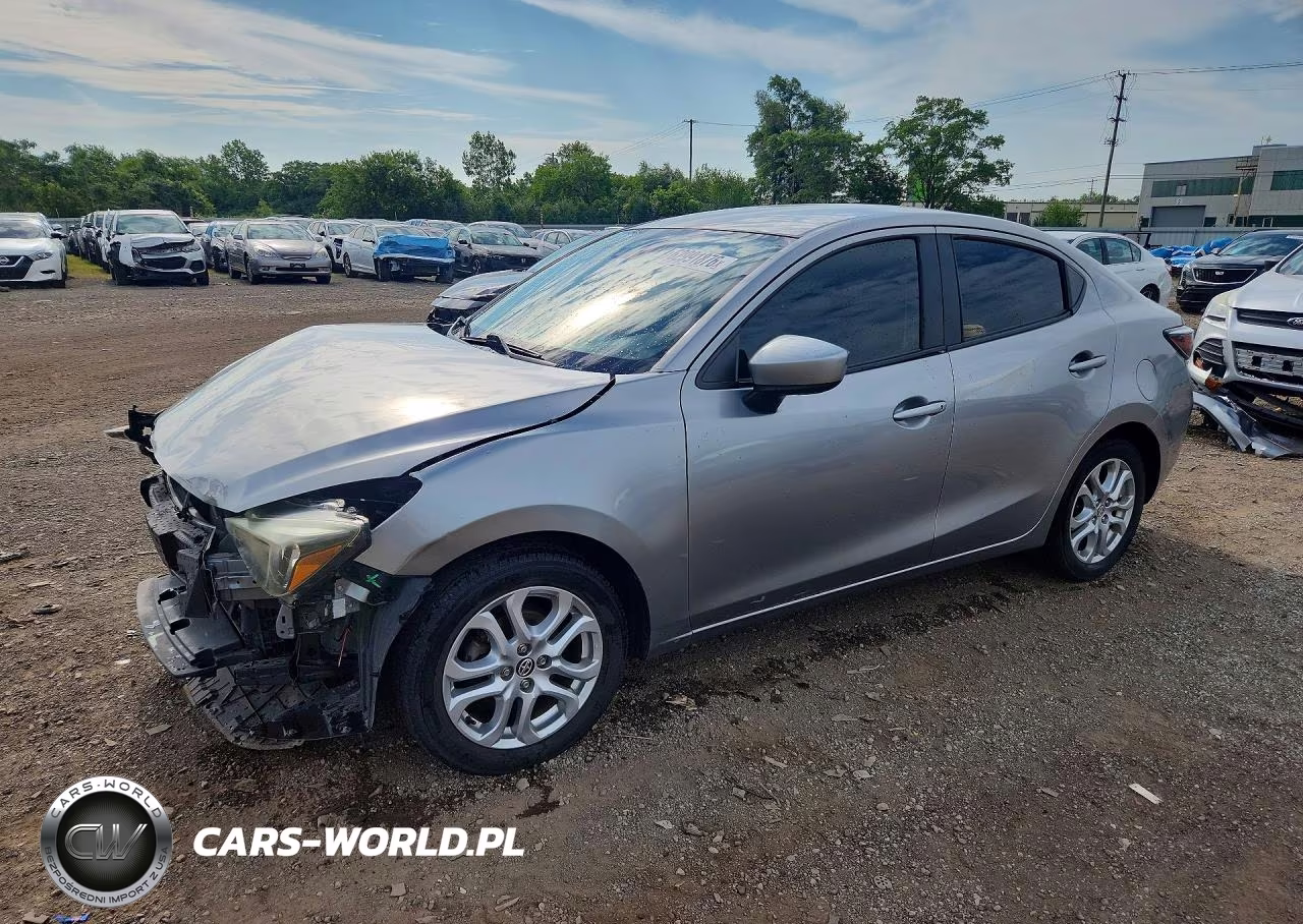2016 Scion Ia Base – zdjęcie 1 z 13