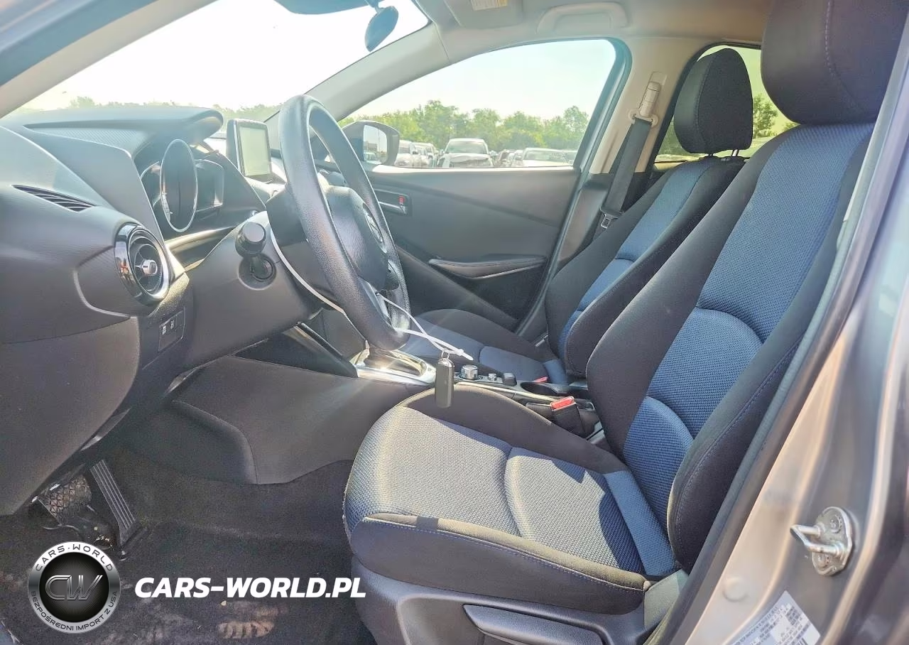 2016 Scion Ia Base VIN:3MYDLBZV5GY134068 - 7