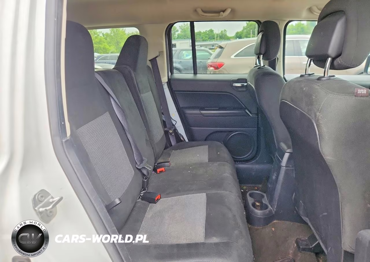 2016 Jeep Patriot Latitude VIN:1C4NJRFB7GD632755 - 11