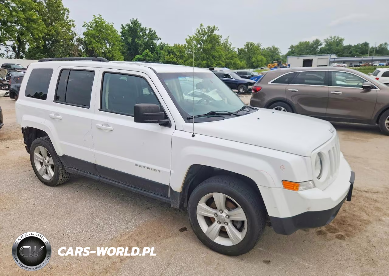 2016 Jeep Patriot Latitude VIN:1C4NJRFB7GD632755 - 4