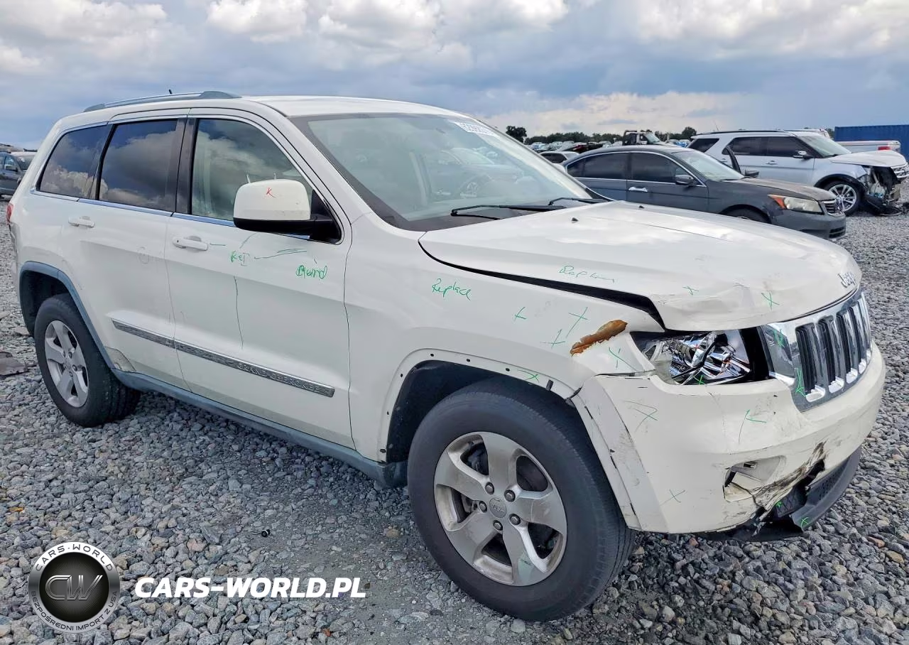 2011 Jeep Grand Cherokee Laredo VIN:1J4RR4GGXBC579503 - 4