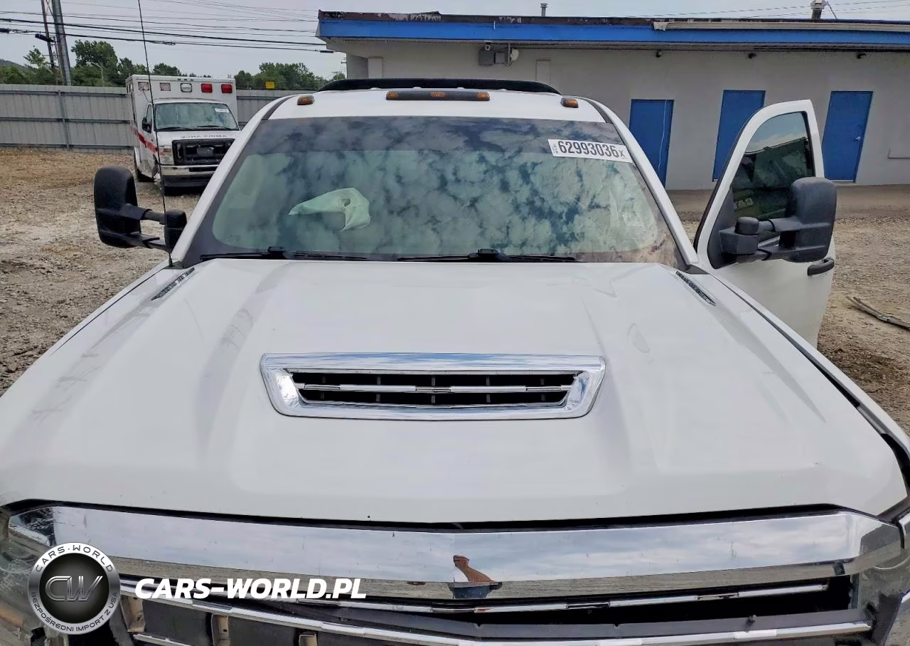 2018 Chevrolet Silverado K3500 VIN:1GB4KYCY0JF279707 - 11