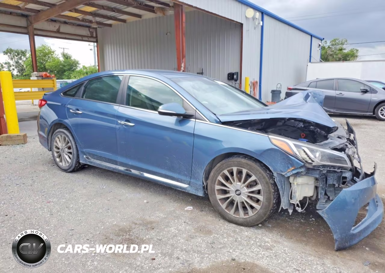 2015 Hyundai Sonata Limited VIN:5NPE34AFXFH100643 - 4