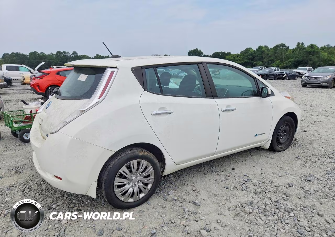 2015 Nissan Leaf S VIN:1N4AZ0CP3FC304469 - 3