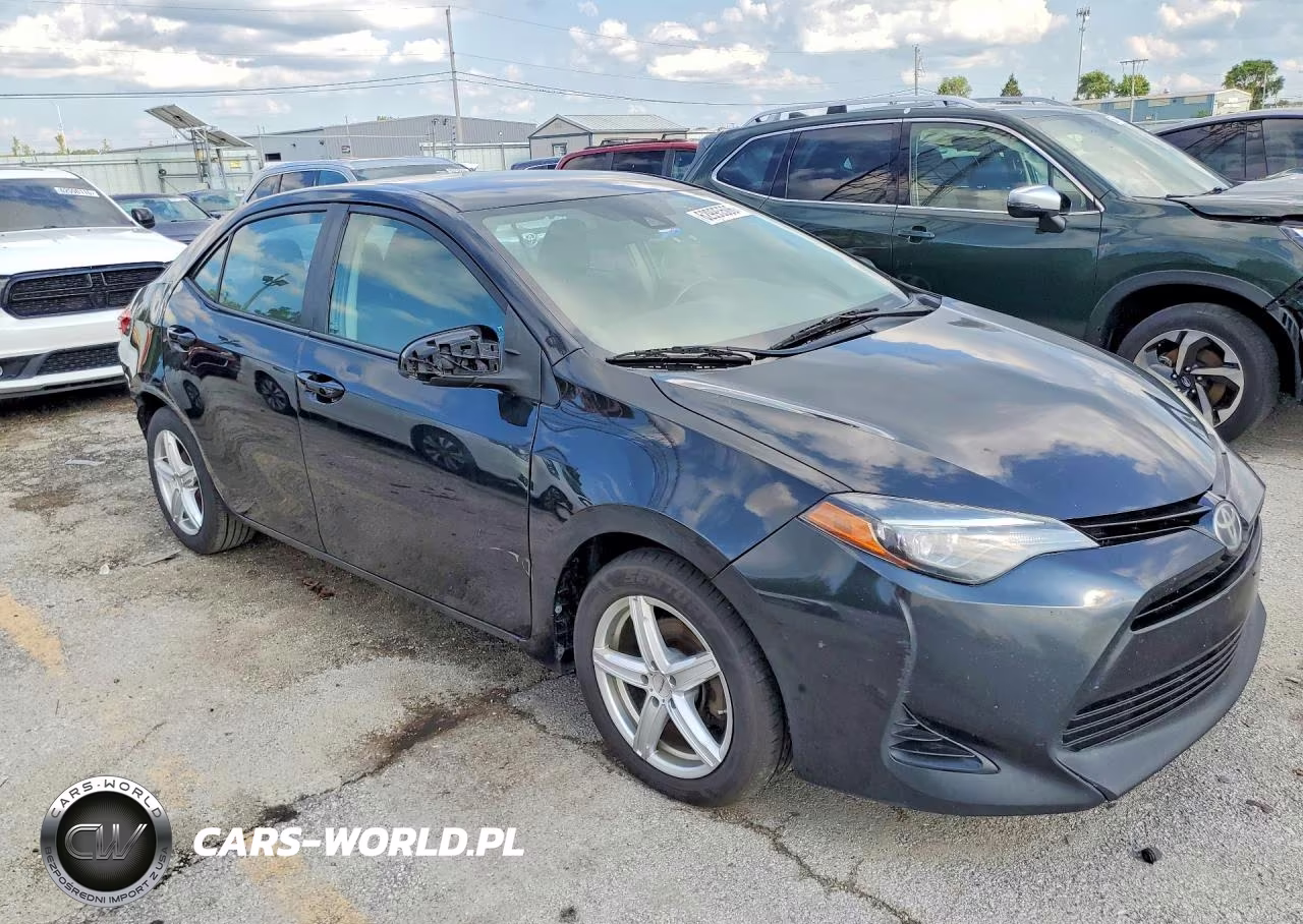 2017 Toyota Corolla Le VIN:2T1BURHE1HC887983 - 4