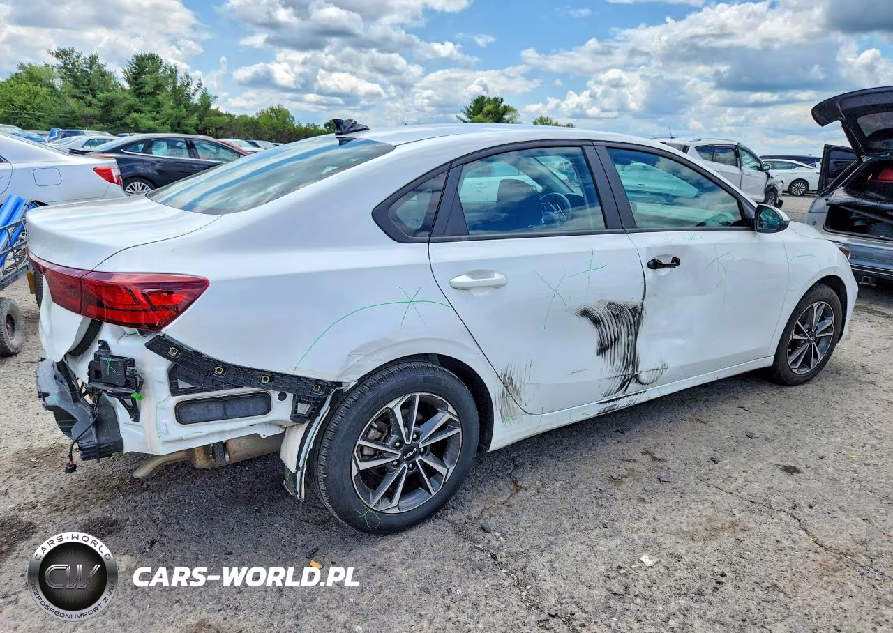 2023 Kia Forte Lxs VIN:3KPF24AD7PE664438 - 3