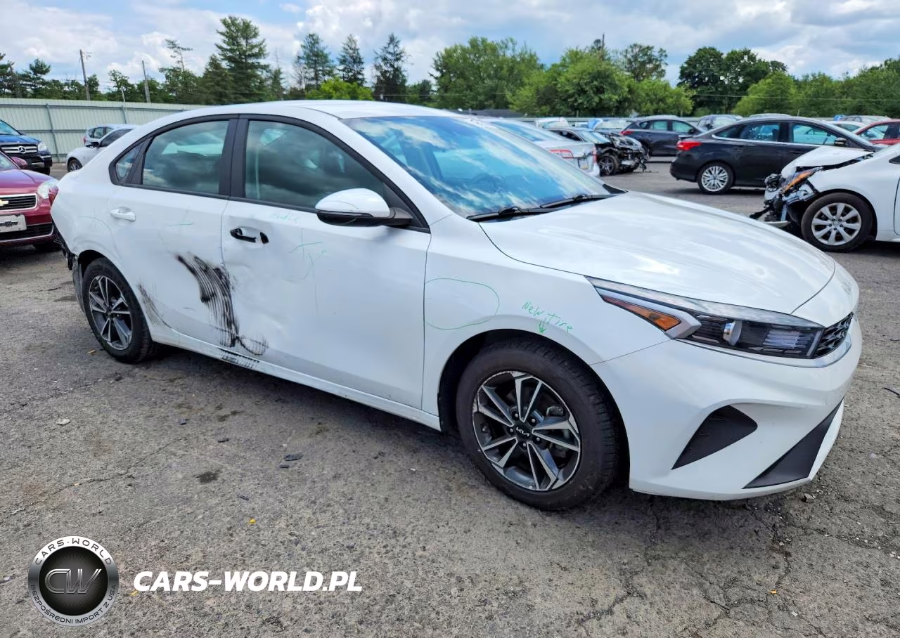 2023 Kia Forte Lxs VIN:3KPF24AD7PE664438 - 4