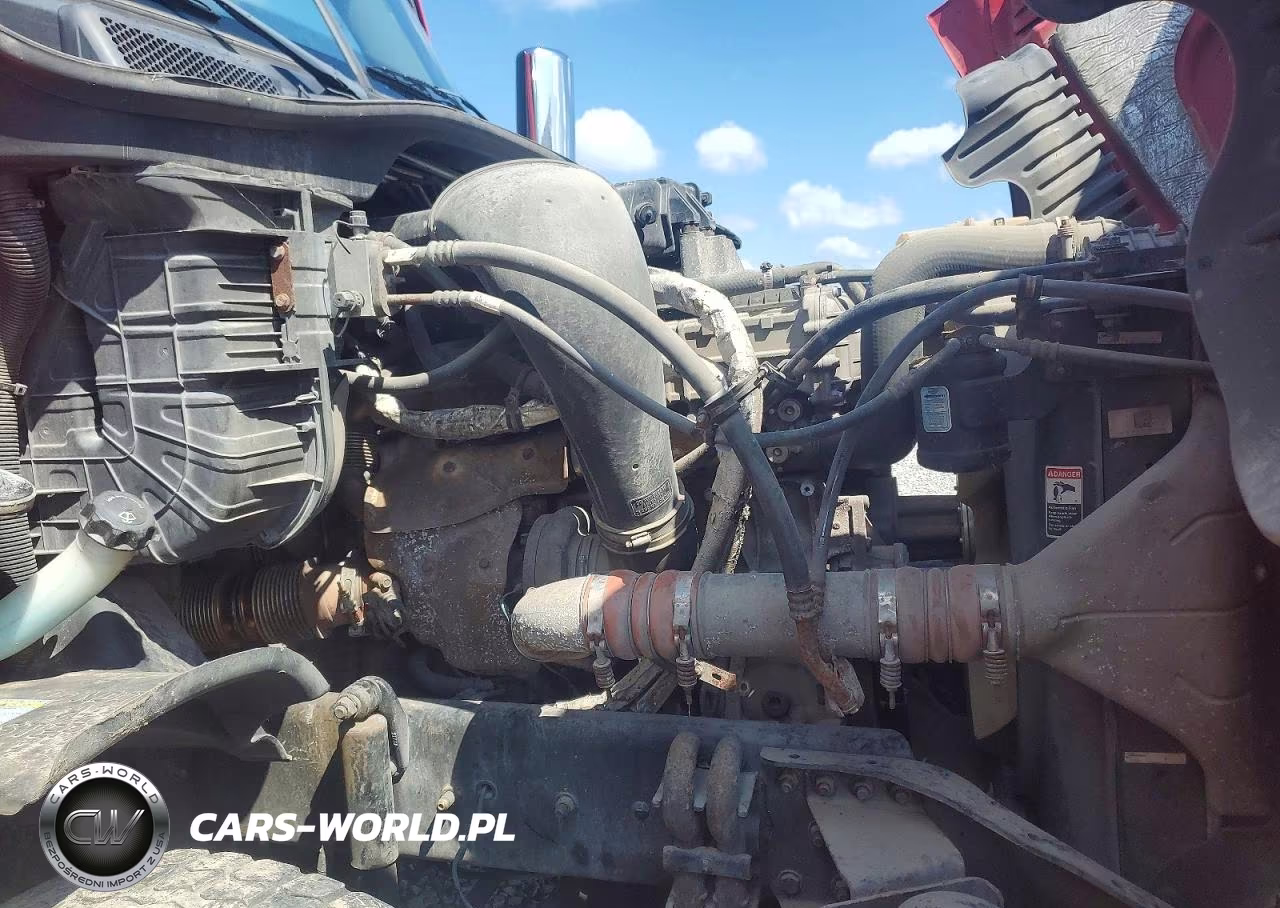 2018 Freightliner Cascadia 125 Semi Truck VIN:3AKJGLDV9JSJT7295 - 11