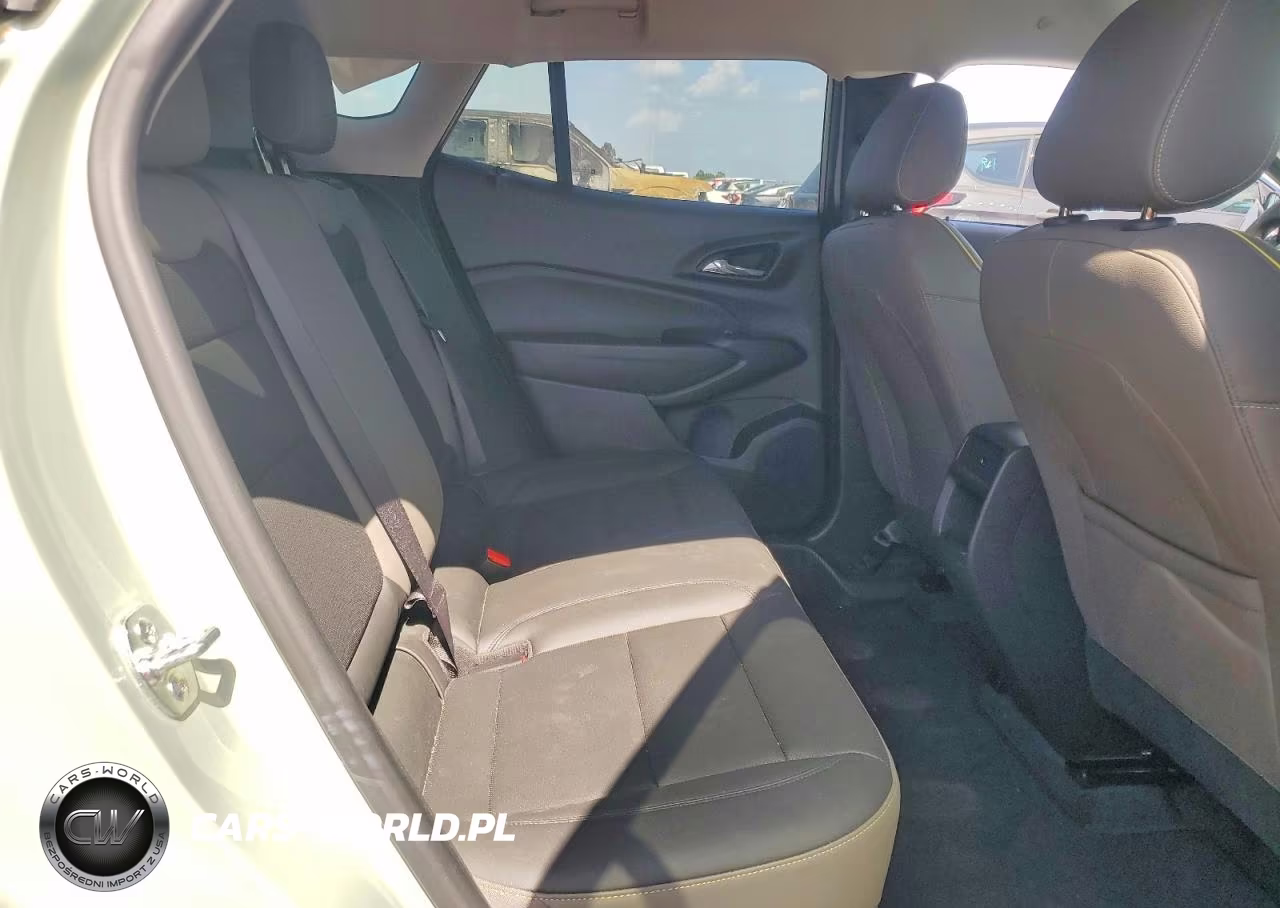 2025 Chevrolet Trax Activ VIN:KL77LKEP8SC214482 - 11