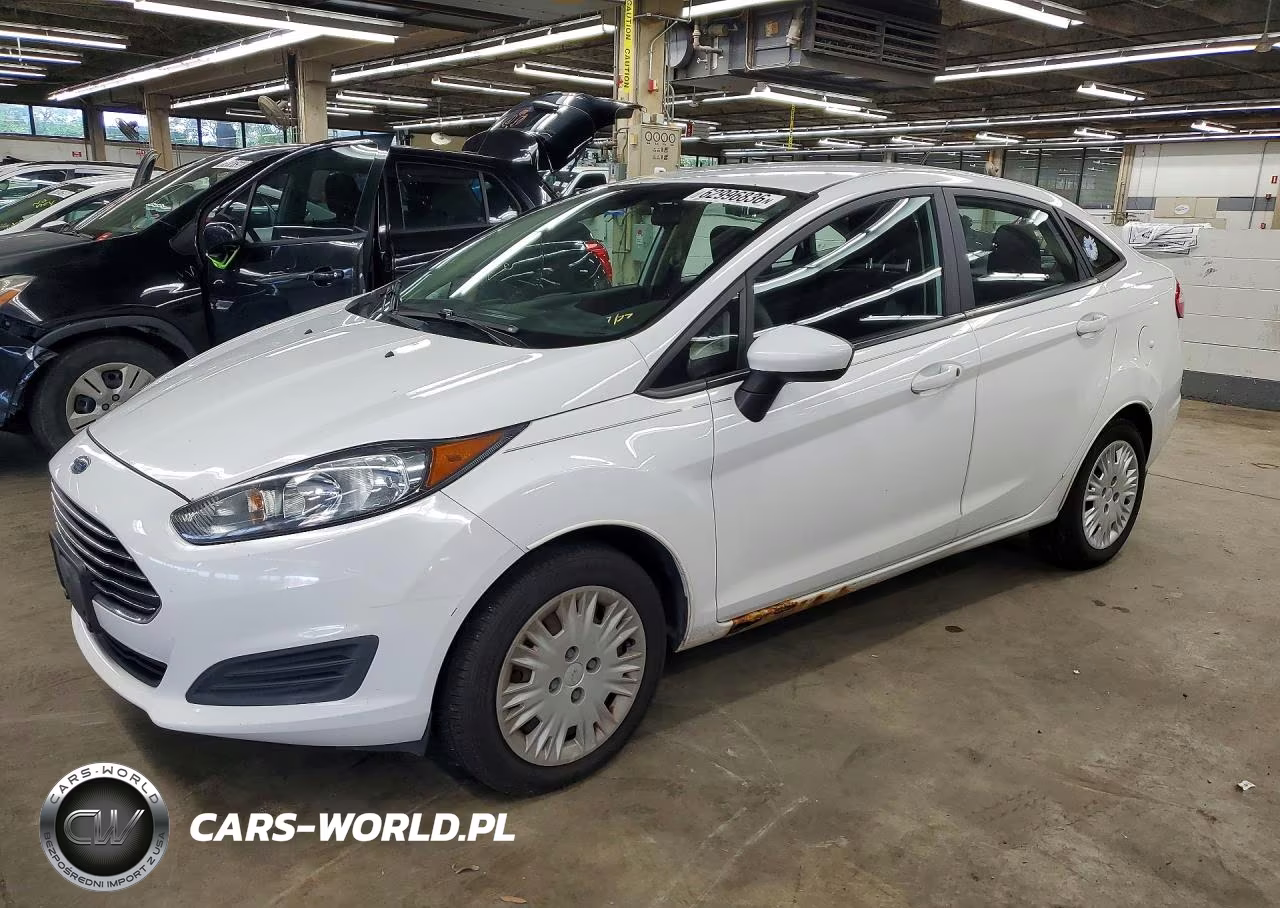 2015 Ford Fiesta S – zdjęcie 1 z 12