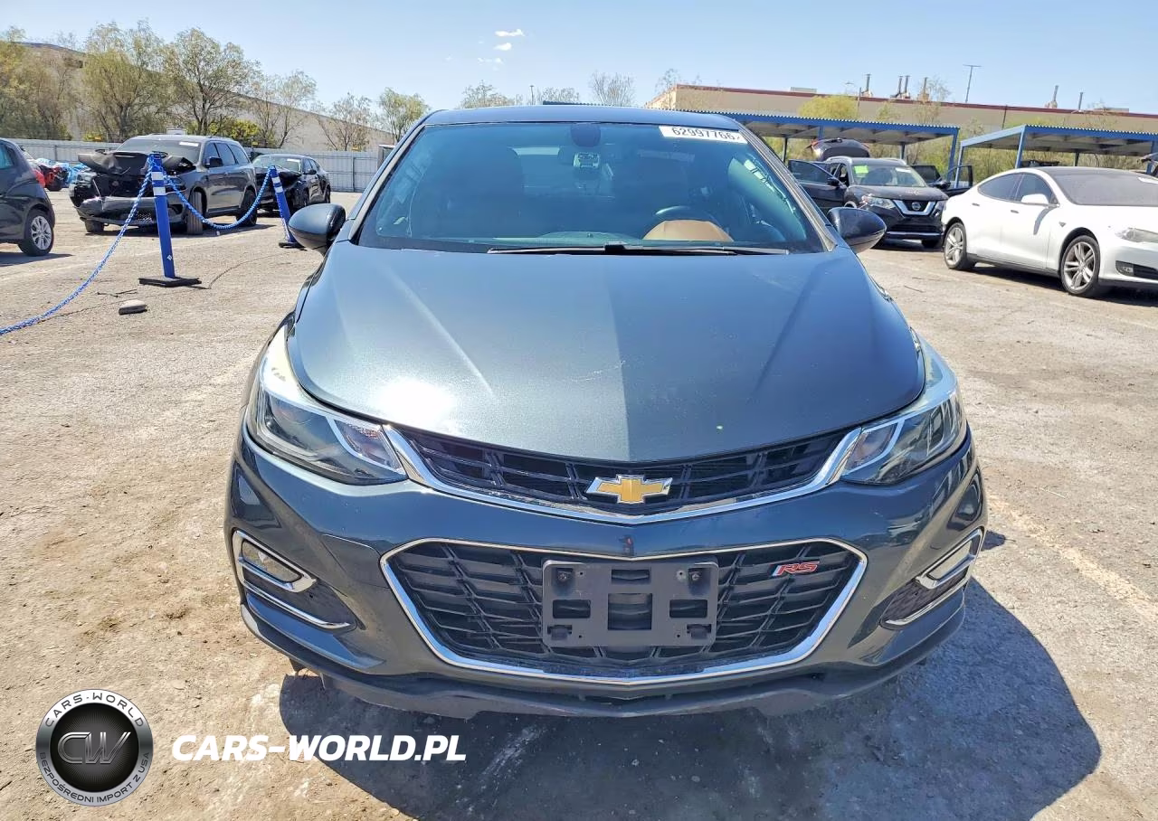2018 Chevrolet Cruze Premier VIN:1G1BF5SM3J7143305 - 5