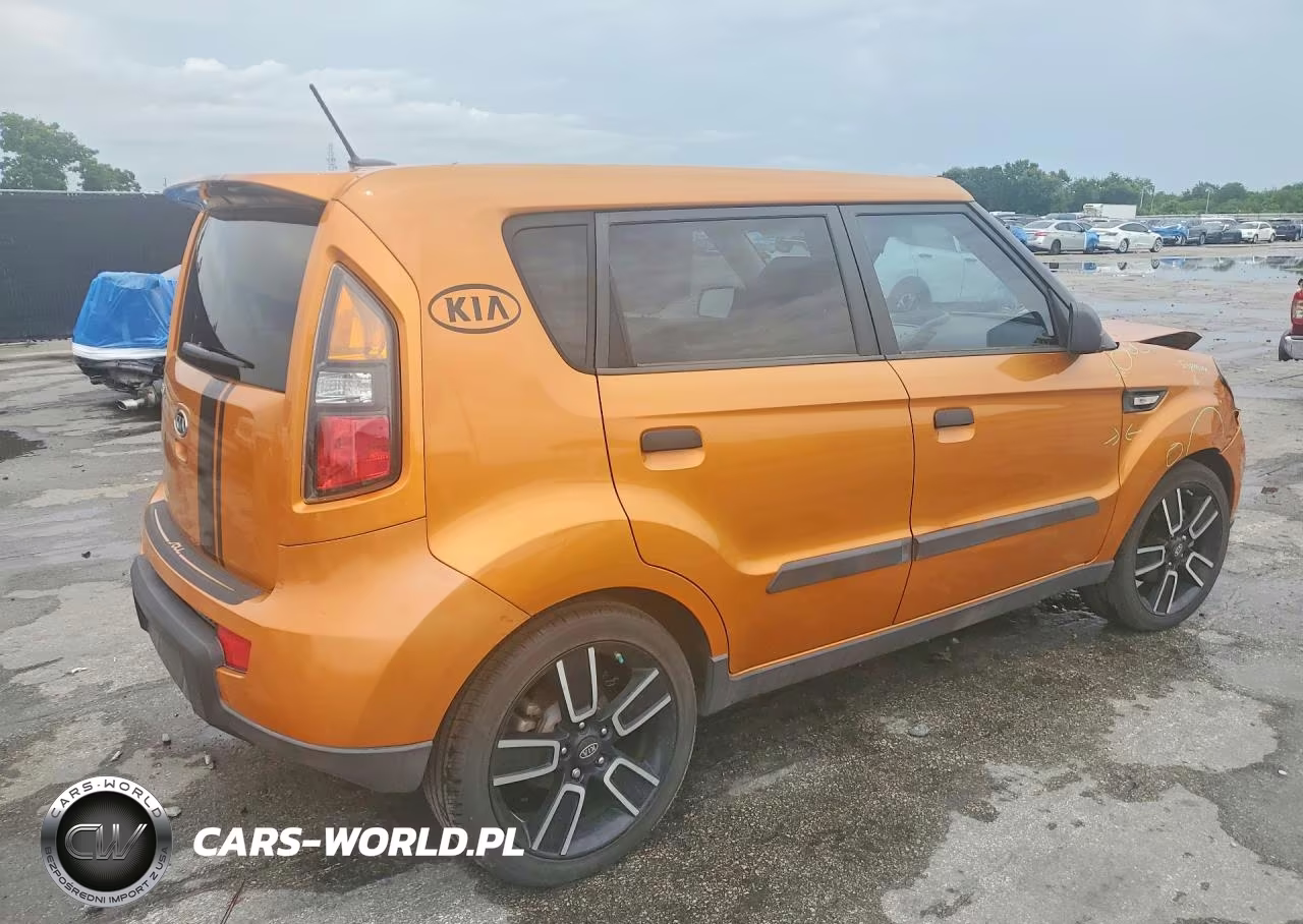2010 Kia Soul + VIN:KNDJT2A23A7112419 - 3