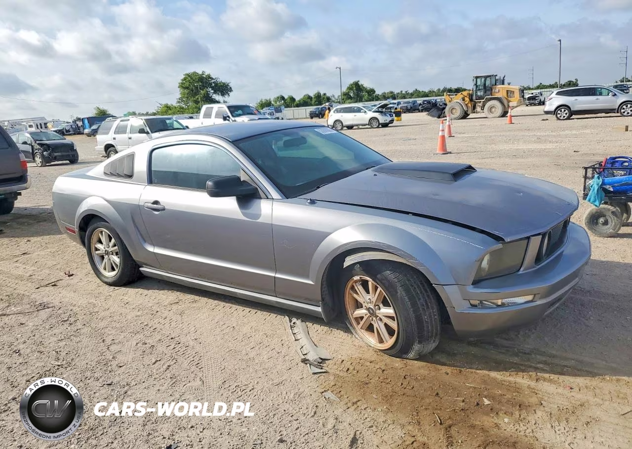 2007 Ford Mustang VIN:1ZVFT80N275305280 - 4