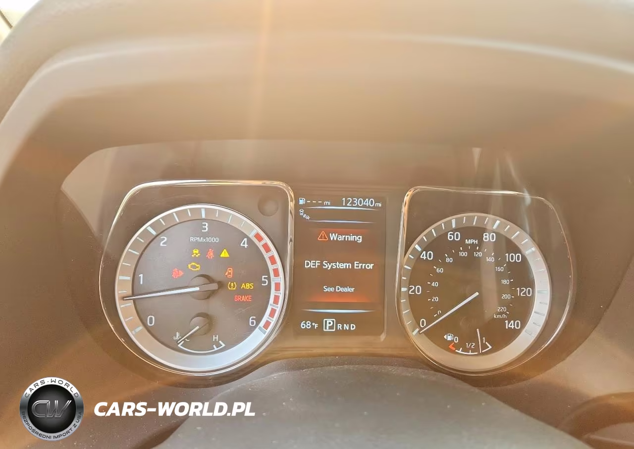 2017 Nissan Titan Xd Pro-4X VIN:1N6BA1F42HN539382 - 9
