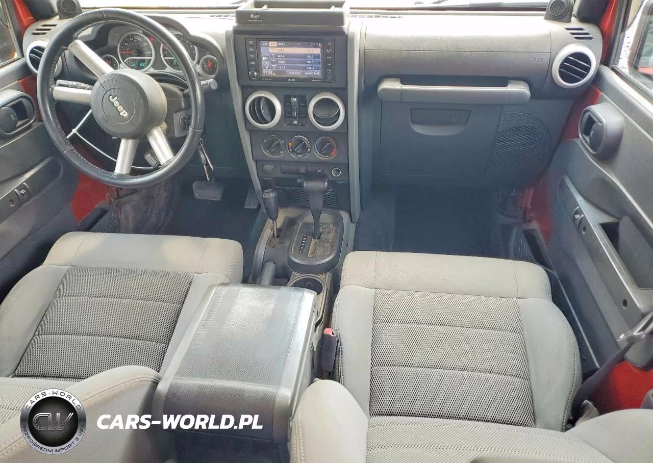 2009 Jeep Wrangler Unlimited Sahara VIN:1J8GA59189L778796 - 8