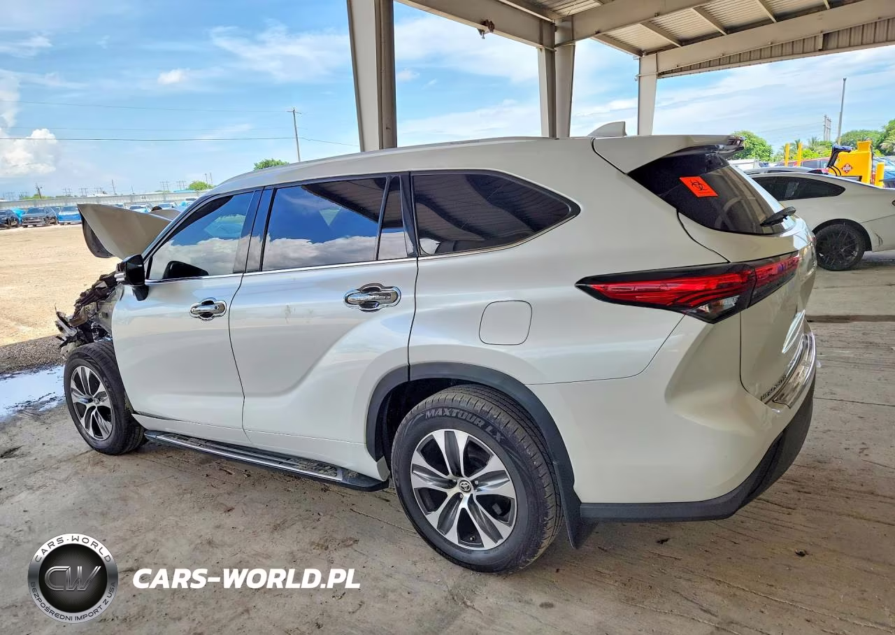 2022 Toyota Highlander Xle VIN:5TDGZRAH0NS141409 - 2