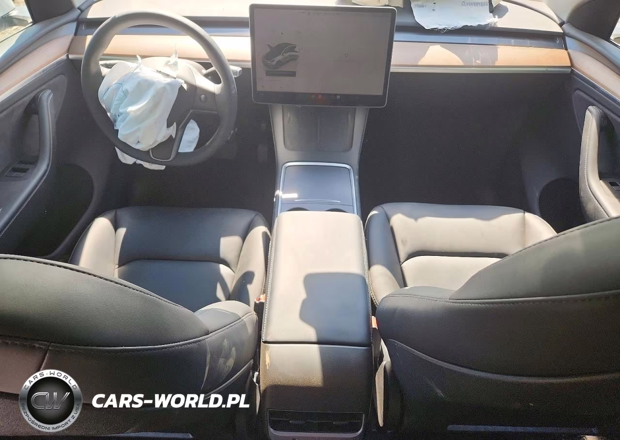 2024 Tesla Model Y VIN:7SAYGDEEXRA259040 - 8
