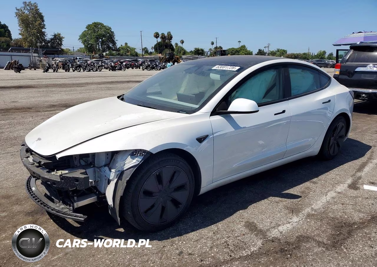 2025 Tesla Model 3 – zdjęcie 1 z 13