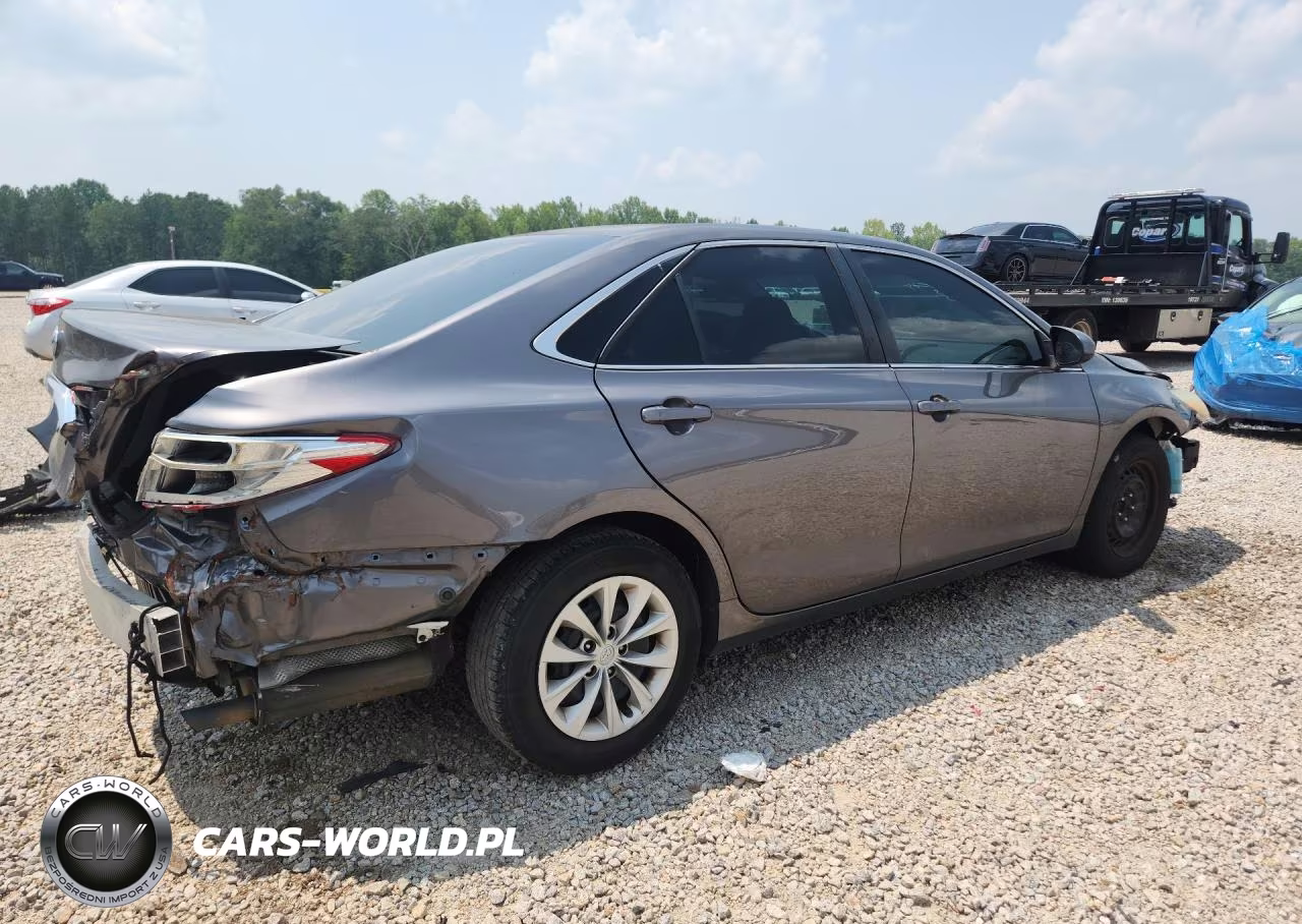 2017 Toyota Camry Le VIN:4T1BF1FK4HU660483 - 3