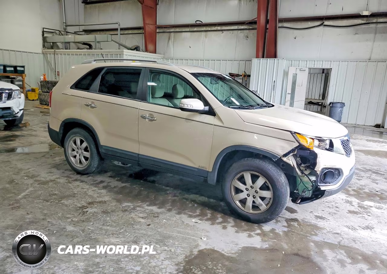 2011 Kia Sorento Lx VIN:5XYKTDA12BG054105 - 4