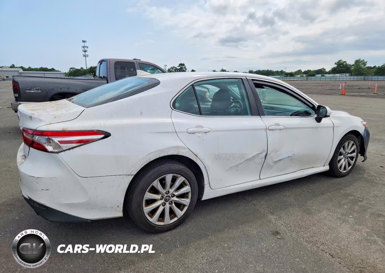 2019 Toyota Camry Le VIN:4T1B11HK3KU269778 - 3