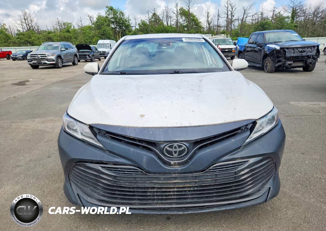 2019 Toyota Camry Le VIN:4T1B11HK3KU269778 - 5