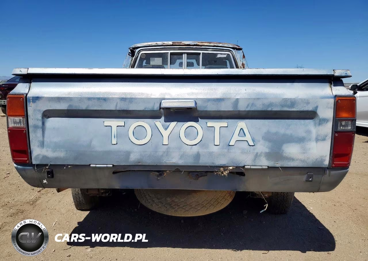 1982 Toyota Pickup VIN:JT4RN34R4C0048821 - 6