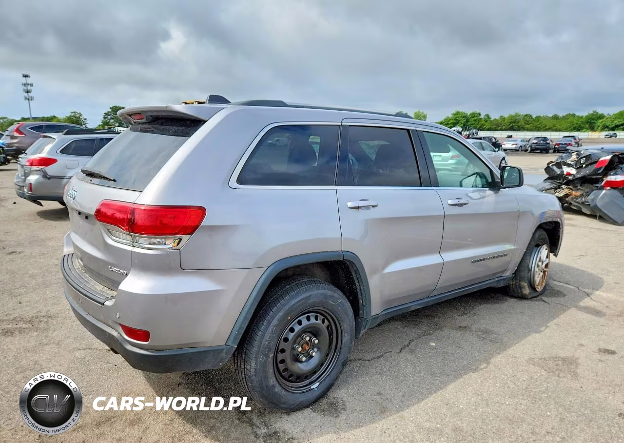 2019 Jeep Grand Cherokee Laredo VIN:1C4RJFAG0KC814749 - 3