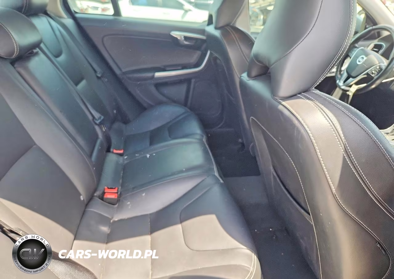 2017 Volvo S60 VIN:YV126MFL3H2435105 - 10