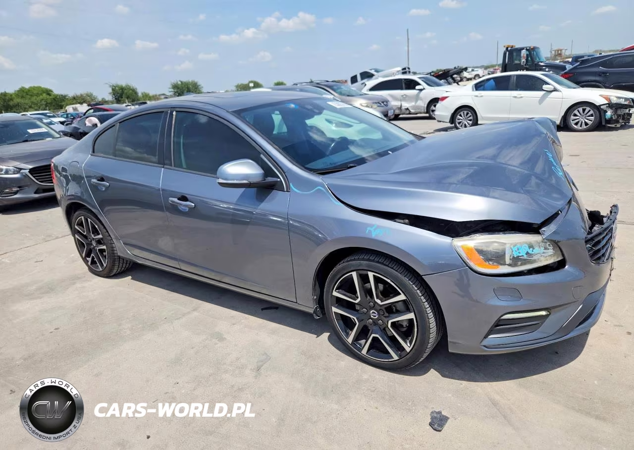 2017 Volvo S60 VIN:YV126MFL3H2435105 - 4