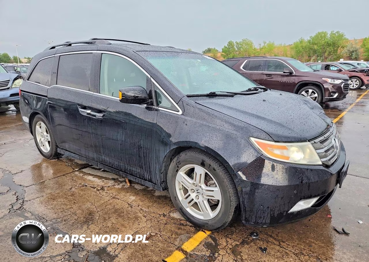 2013 Honda Odyssey Touring VIN:5FNRL5H95DB009931 - 4
