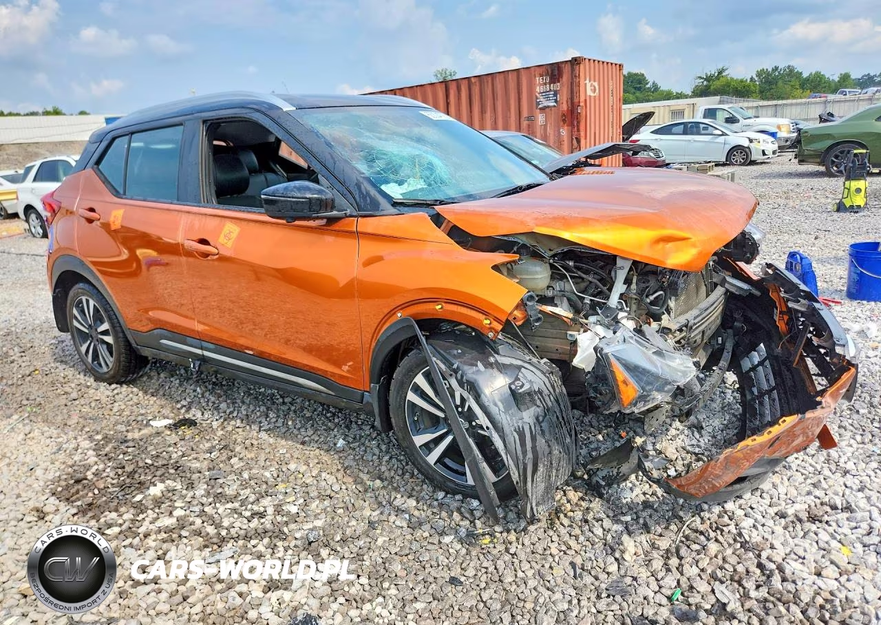 2019 Nissan Kicks Sr VIN:3N1CP5CU1KL568707 - 4