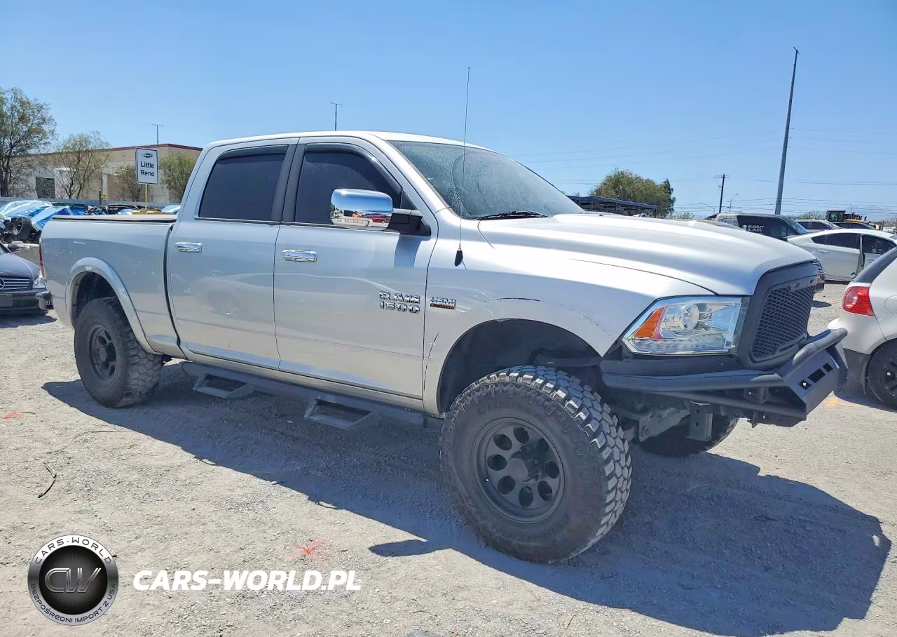 2017 Ram 1500 Laramie VIN:1C6RR6VT6HS736144 - 4