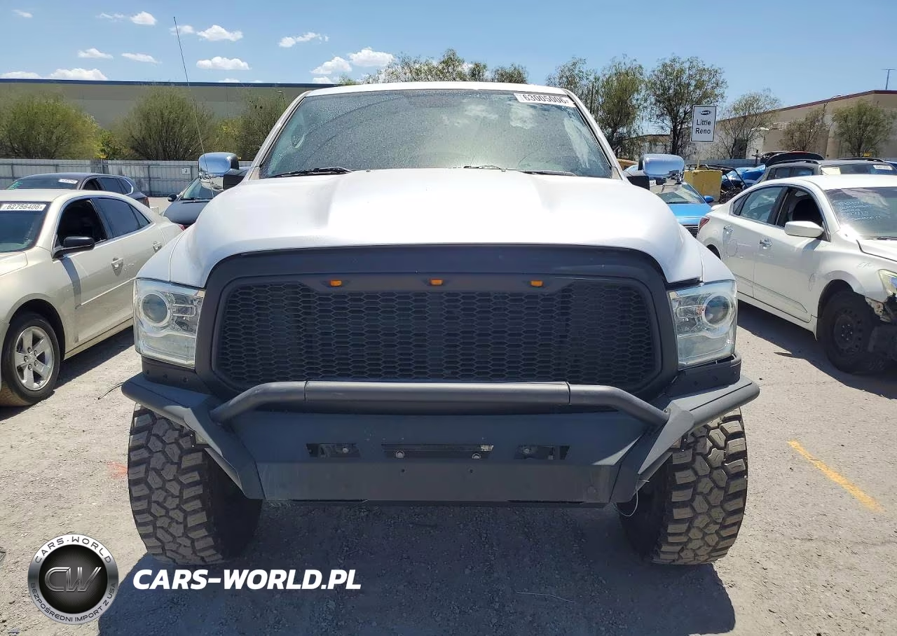 2017 Ram 1500 Laramie VIN:1C6RR6VT6HS736144 - 5